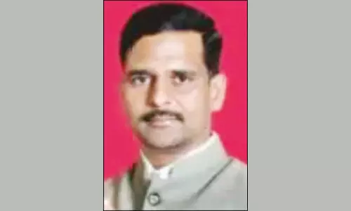 கர்நாடக சட்டசபை தேர்தலில் போட்டியிடும் நீதிபதி-கைதி