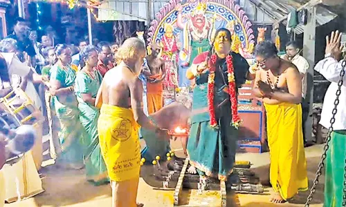 நாகை காருகுடியில் மகாமாரியம்மன் கோவிலில் அமாவாசை வழிபாடு