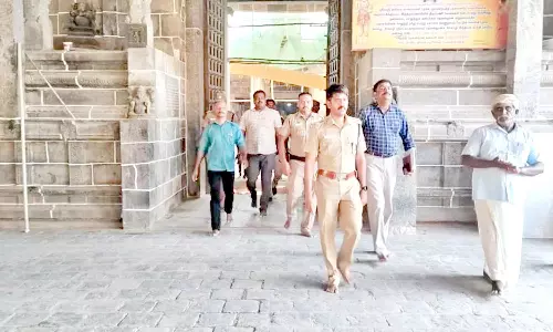 ஐம்பொன் சிலைகள், செப்பேடுகள் வைத்து பூட்டிய அறைக்கு இரண்டடுக்கு பாதுகாப்பு