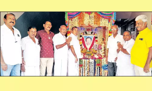 டாக்டர் பா.சிவந்தி ஆதித்தனார் உருவப்படத்துக்கு மரியாதை