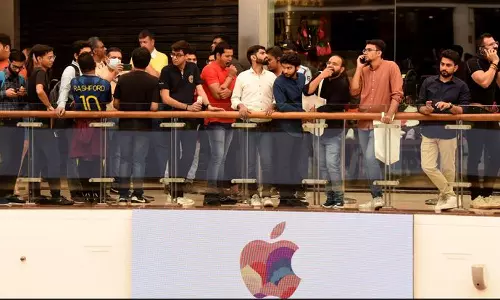 டெல்லியின் முதல் ஆப்பிள் ஸ்டோர் திறந்து வைத்தார் டிம் குக்