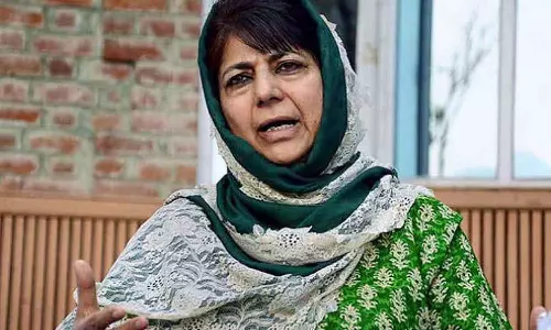 ஜனநாயகத்திற்கு இன்று கருப்பு நாள் - ராகுல் காந்தி மனு நிராகரிப்பு குறித்து மெகபூபா முப்தி கண்டனம்