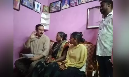 இட ஒதுக்கீடு விவகாரம்... தி.மு.க., அ.தி.மு.க. வன்னியர்களின் வீடுகளுக்கு சென்று ஆதரவு திரட்டிய அன்புமணி ராமதாஸ்