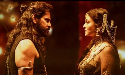 சின்னஞ்சிறு நிலவே பாடலின் வீடியோ வெளியிட்ட பொன்னியின் செல்வன்