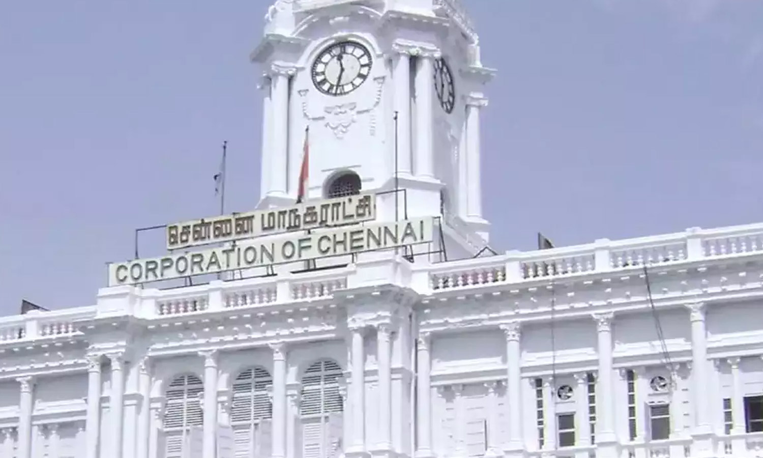 சென்னை மாநகராட்சி நடத்தும் நடைபாதை வியாபாரிகள் தேர்தல்- 16 பெண்கள் உள்பட 56 பேர் போட்டி