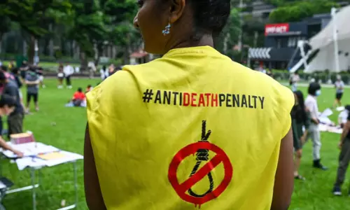 சிங்கப்பூரில் மீண்டும் மரண தண்டனை.. மனித உரிமை ஆர்வலர்கள் எதிர்ப்பு