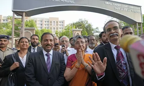 குஜராத் இனக்கலவர வழக்கு- முன்னாள் பெண் மந்திரி உள்பட 67 பேர் விடுதலை