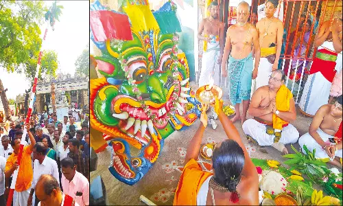 கள்ளழகர் கோவில் சித்திரை விழாவுக்காக முகூர்த்தகால்கள் நடும் நிகழ்ச்சி