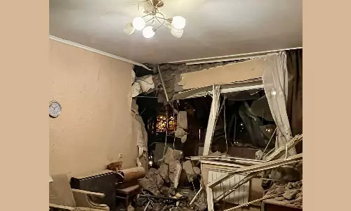 சொந்த நகரத்தின் மீதே குண்டு வீசிய ரஷிய விமானங்கள்- தவறுதலாக நடந்து விட்டதாக ராணுவம் அறிவிப்பு