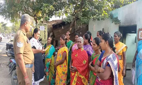 மணலூர்பேட்டை போலீஸ் நிலையம் சார்பில் மாணவிகளுக்கு விழிப்புணர்வு