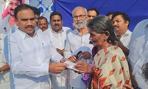 ஊட்டியில் யானை தாக்கி இறந்தவரின் குடும்பத்துக்கு ரூ.1 லட்சம் நிதி