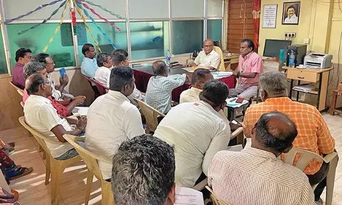 பாளை கே.டி.சி. நகரில் மின் நுகர்வோர் குறைதீர்க்கும் கூட்டம்