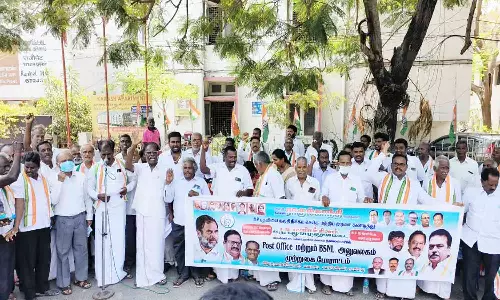 காங்கிரஸ் கட்சியினர் போராட்டம்