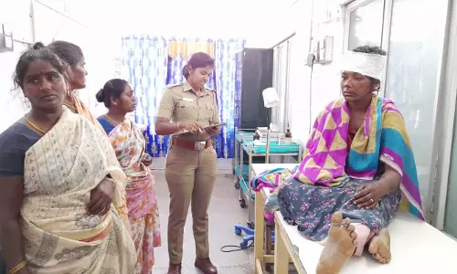 பெண்ணிடம் சில்மிஷம் செய்து கோடாரியால் தாக்கிய மர்ம நபர்