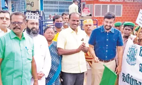 நாகூரில், பிளாஸ்டிக் விழிப்புணர்வு பேரணி