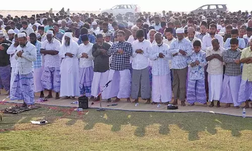 காயல்பட்டினம் கடற்கரையில் ஐ.ஐ.எம் அமைப்பின் சார்பில் ரம்ஜான் சிறப்பு தொழுகை