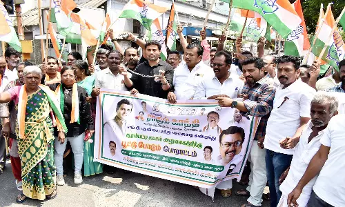 ஈரோட்டில் தபால் நிலையத்திற்கு பூட்டு போட சென்ற காங்கிரஸ் கட்சியினரால் பரபரப்பு