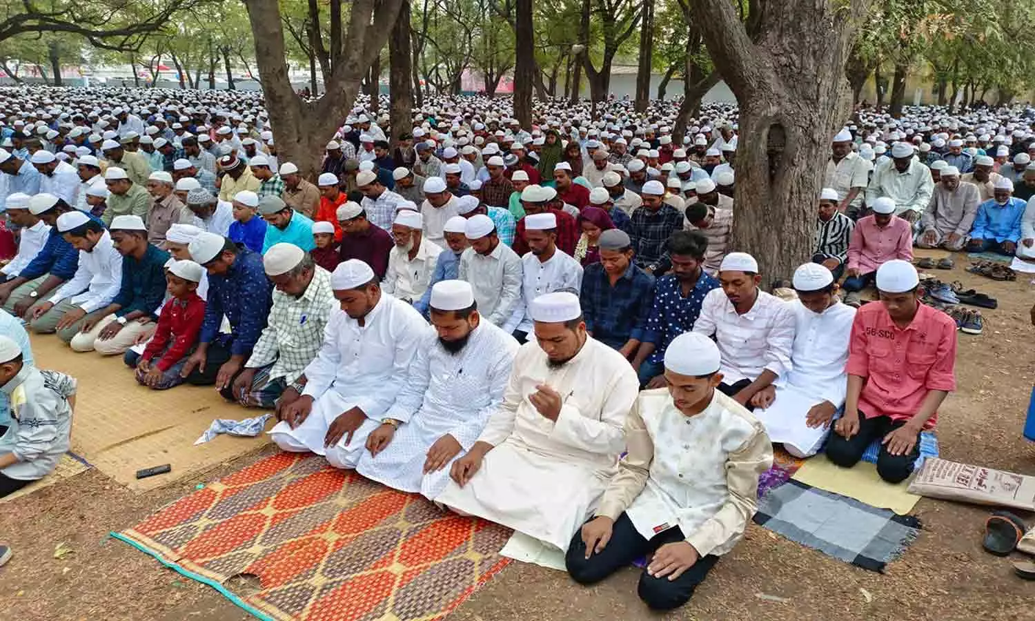 ஆம்பூர், வாணியம்பாடியில் ரம்ஜான் சிறப்பு தொழுகை ஆம்பூர், வாணியம்பாடியில் ரம்ஜான் சிறப்பு தொழுகை