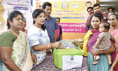 தேனி மாவட்டத்தில் 553 தாய்மார்களுக்கு சிறப்பு உணவு பெட்டகங்கள்
