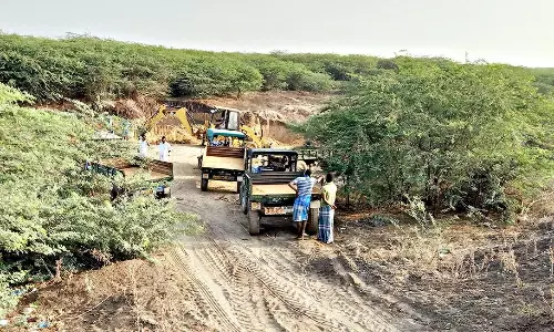 அனுமதியின்றி சவடு மண் விற்பனை; பொதுமக்கள் புகார்