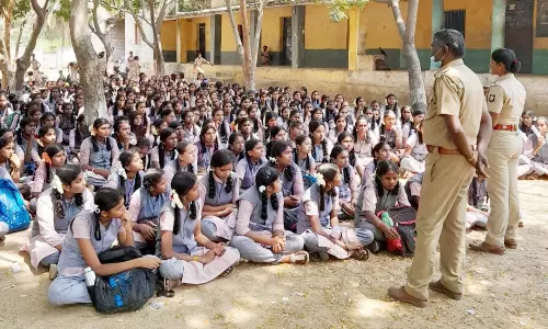 பள்ளி மாணவர்களுக்கு போதை பொருள் குறித்த விழிப்புணர்வு