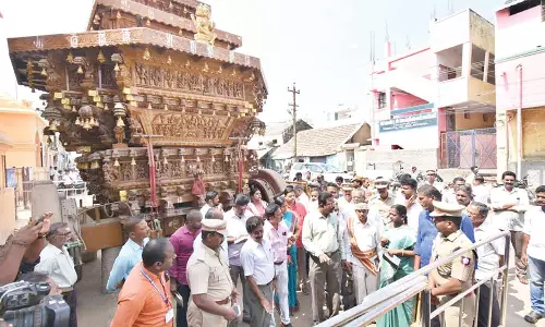 தேரோடும் வீதிகளில் முன்னேற்பாடு பணிகள் குறித்து கலெக்டர் ஆய்வு