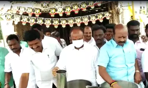 அ.தி.முக. சார்பில் தண்ணீர் பந்தல் திறப்பு