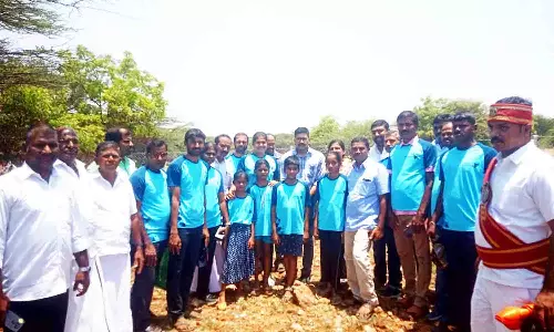 சிவன்மலை ஊராட்சியில் சிறு விளையாட்டு அரங்கம் அமையும் இடத்தை கலெக்டர் ஆய்வு