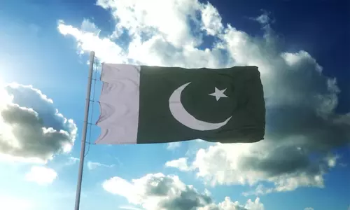 இந்திய டி.வி.சேனல்களை ஒளிபரப்பக்கூடாது: பாகிஸ்தான் அரசாங்கம் எச்சரிக்கை