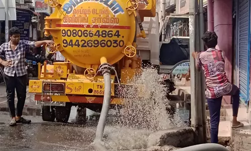 பண்ருட்டியில்  சாலையில் ஓடிய சாக்கடை நீர்