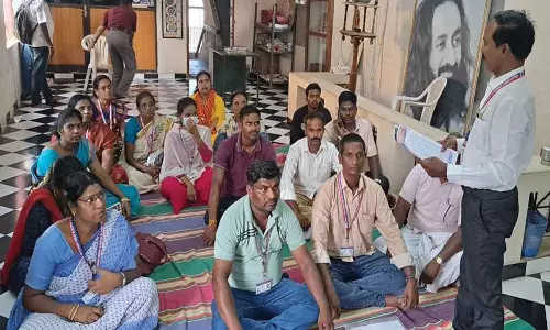 பள்ளி, கல்லூரிகளில் யோகா ஆசிரியர்களை நியமிக்க கோரி ஜூன் 20-ந்தேதி சென்னையில் பேரணி