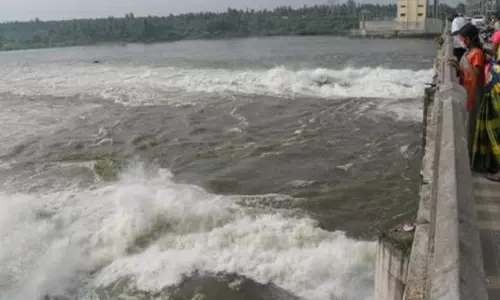 தேசிய பேரிடர் மீட்பு குழு அதிகாரிகள் காவிரி ஆற்றில் ஆய்வு