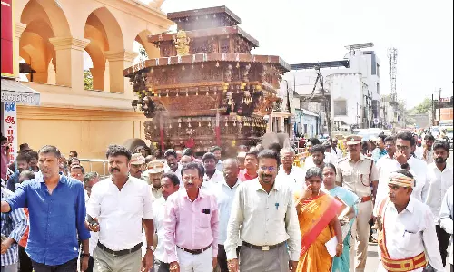 தஞ்சை பெரியகோவில் தேரோட்ட விழாவில் 1 லட்சம் பக்தர்கள் பங்கேற்பார்கள்: கலெக்டர் தகவல்