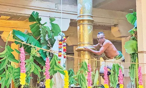 ஆழ்வார்திருநகரி ஆதிநாதர் ஆழ்வார்கோவில் சித்திரை பிரம்மோற்சவ திருவிழா கொடியேற்றம்