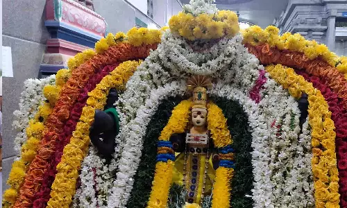 குருபெயர்ச்சி விழா - திருப்பூர் கோவில்களில் பக்தர்கள் குவிந்தனர்