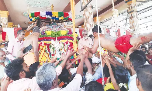 வேலாடும் தணிகை மலையில் கிருத்திகை விழா