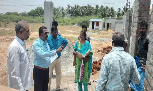 ஊராட்சி மன்ற அலுவலக கட்டிட பணி தடுத்து நிறுத்தம்