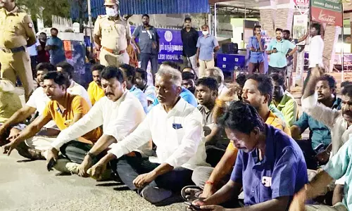 ராமநாதபுரம் அரசு ஆஸ்பத்திரி முன்பு பா.ஜனதா கட்சியினர் திடீர் சாலை மறியல்