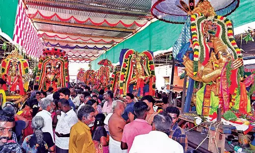 கும்பகோணத்தில், 14 பெருமாள்கள் ஒருசேர எழுந்தருளி கருடசேவை நிகழ்ச்சி