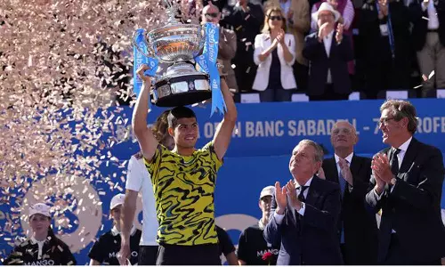 பார்சிலோனா ஓபன் டென்னிஸ் - சாம்பியன் பட்டம் வென்றார் கார்லோஸ் அல்காரஸ்