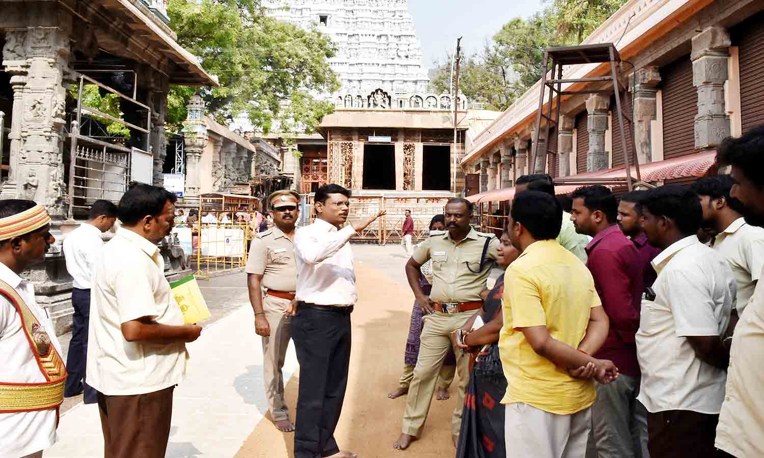 அருணாசலேஸ்வரர் கோவிலில் சித்ரா பவுர்ணமி ஏற்பாடுகள் தீவிரம் அருணாசலேஸ்வரர் கோவிலில் சித்ரா பவுர்ணமி ஏற்பாடுகள் தீவிரம்