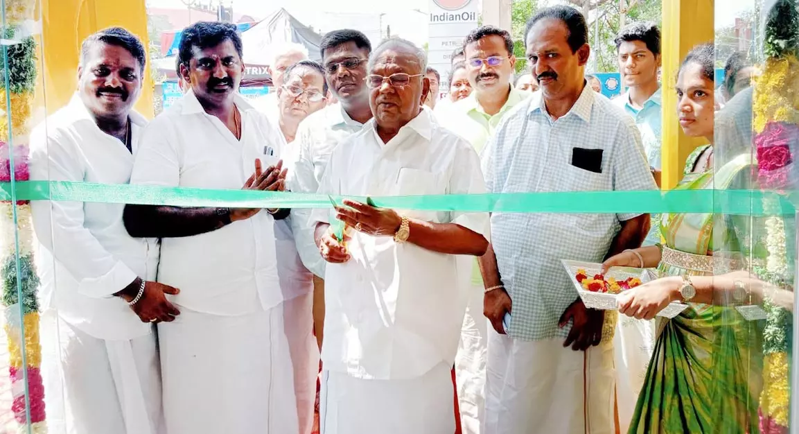 பள்ளத்தூர் மோட்டார்ஸ் எலக்ட்ரிக் பைக் விற்பனை நிறுவனம் திறப்பு விழா பள்ளத்தூர் மோட்டார்ஸ் எலக்ட்ரிக் பைக் விற்பனை நிறுவனம் திறப்பு விழா