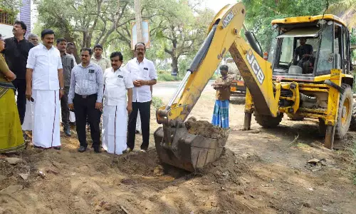 காங்கயத்தில் மாட்டுச்சந்தை அமைக்கும் பணி - அமைச்சர் ஆய்வு