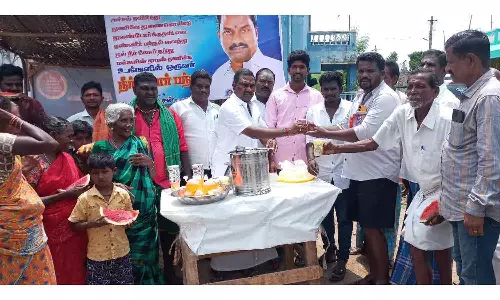 நல்லூர் கிராமத்தில் நீர்,மோர் பந்தல்