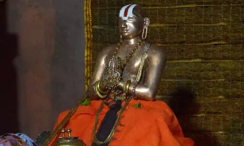 அவதார திருவிழா: ஸ்ரீபெரும்புதூர் ராமானுஜர் கோவிலில் தேரோட்டம்