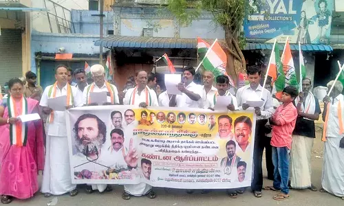 சங்கரன்கோவிலில் காங்கிரஸ் கட்சியினர் ஆர்ப்பாட்டம்