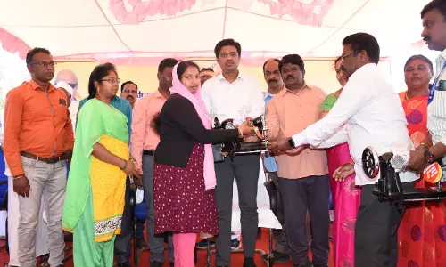 நீலகிரியில் தையல் எந்திரம் பெற்று பயன் அடைந்த பயனாளிகள் முதல்-அமைச்சருக்கு நன்றி