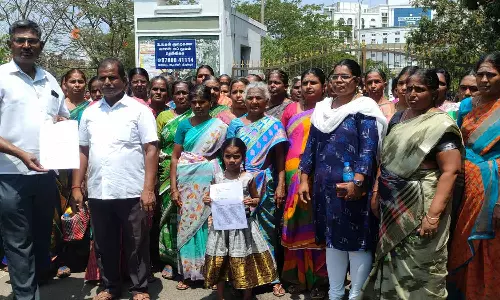 டாஸ்மாக் கடை அமைக்க எதிர்ப்பு தெரிவித்து திருப்பூர் கலெக்டர் அலுவலகத்தை பெண்கள் முற்றுகை