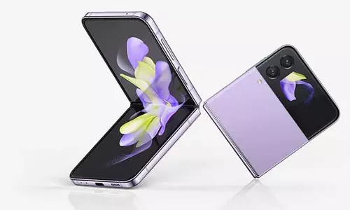 ஐபோனில் உள்ளதை போன்ற டிஸ்ப்ளே - வேற லெவலில் உருவாகும் சாம்சங் ஃபோல்டபில் போன்?