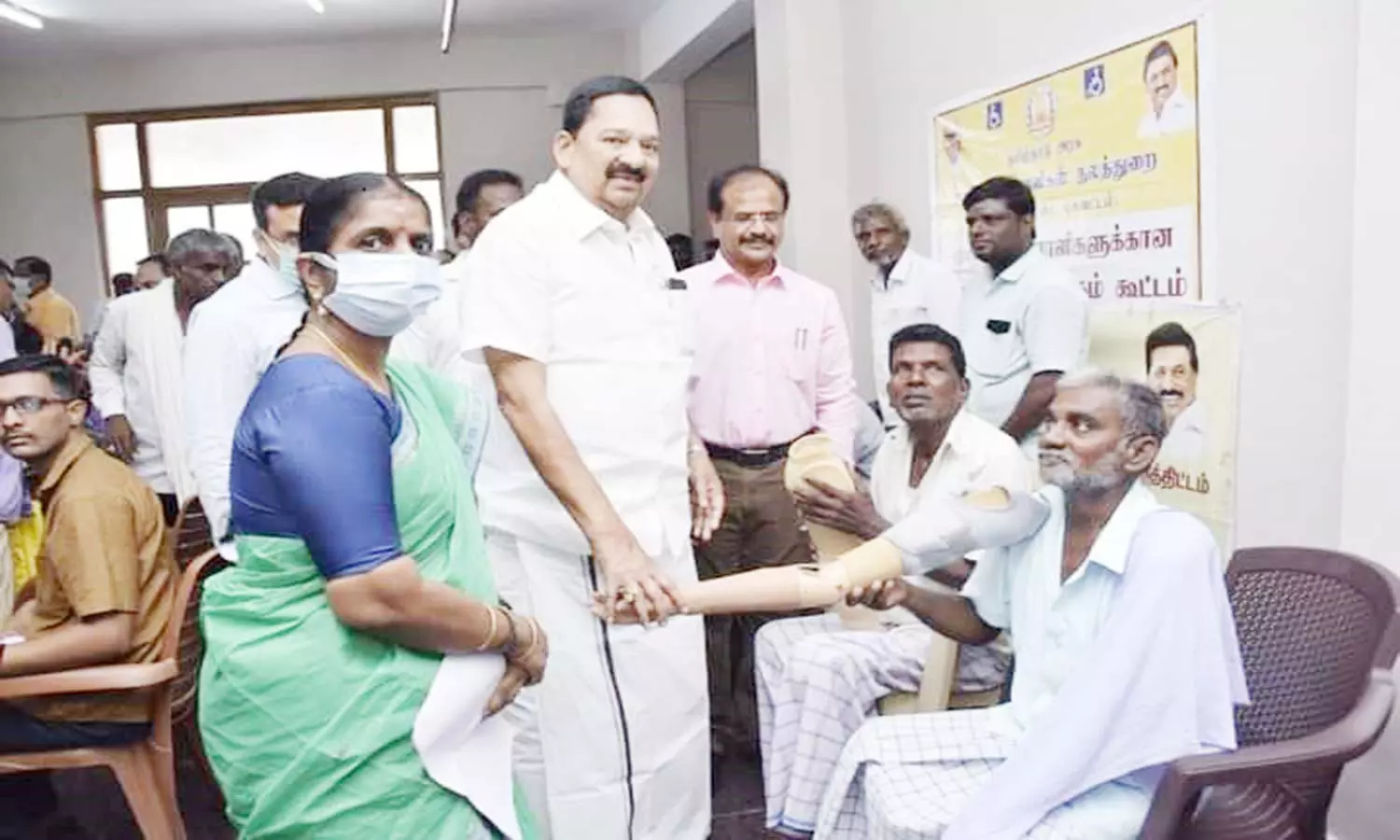 மாற்றுத்திறனாளிகளுக்கு ரூ.10 லட்சம் நலத்திட்ட உதவி மாற்றுத்திறனாளிகளுக்கு ரூ.10 லட்சம் நலத்திட்ட உதவி